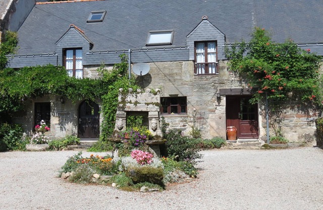 Beautifully restored house attached to the Manoir with heated 12 x 6 m pool