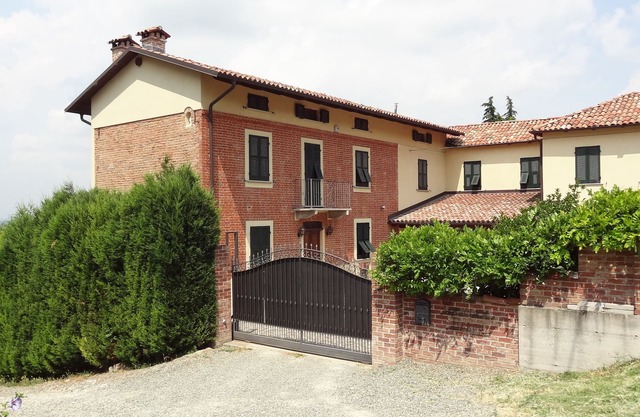 Beautifully restored character farmhouse in medieval hilltop village in Piedmont