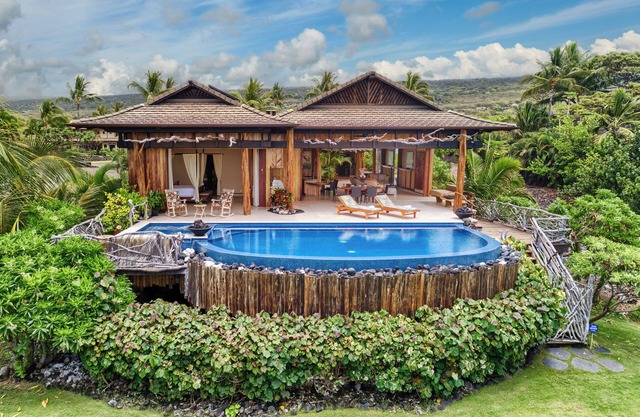 Beauty and Luxury Meets Oceanfront Paradise