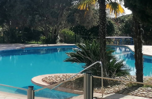 Bel Appartement Avec vue sur la Basilique de St Raphaël et le Golfe de St Tropez