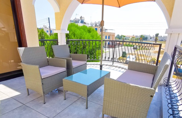 Bella Ciao Beach Apartment - 4, 5 (1bdr)