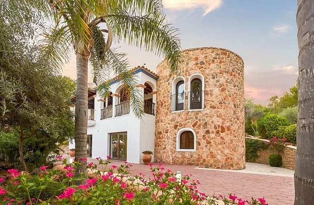 Bella Forada - Six Bedroom Villa, Sleeps 12