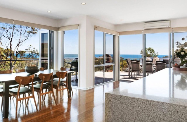Bella Vista - Amazing 180 degree bay views