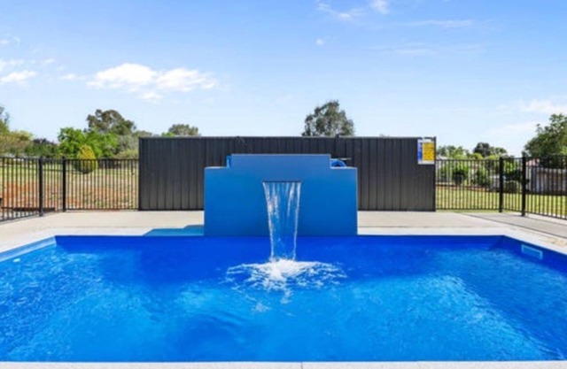 Bellevue Holiday House