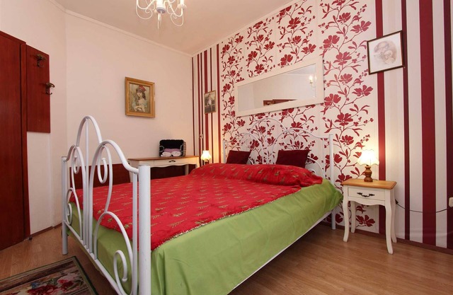 BELSA One-Bedroom Apartment 1