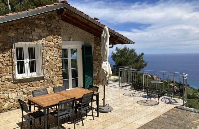 BELVEDERE, detached house with view-Apartment + dependance (CITRA 008021-LT-0024e25)