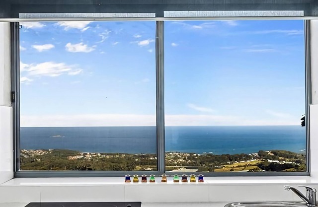 Belvedere The Sanctuary, self-contained apartment on the ground floor - spectacular views!