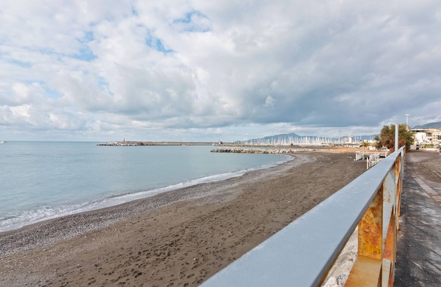 Belvilla by Oyo Casa Rosa