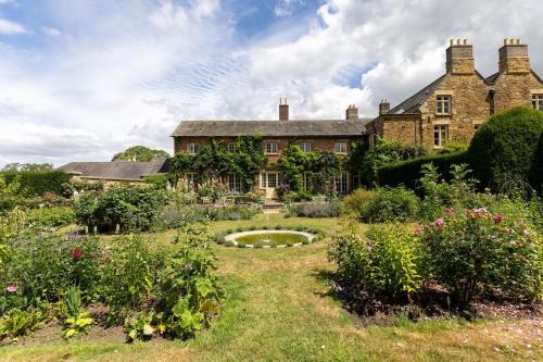 Belvoir Lodge - Sleeps 18 - Belvoir Castle