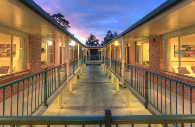 Bent Street Motor Inn