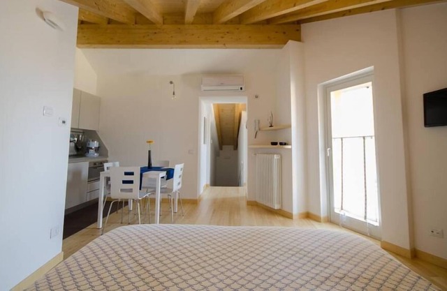 Bergamo: Ca' Mairù: nearby Città Alta