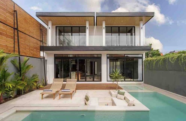 Bermain Haus is a luxury 3 bedroom villa located in Canggu.