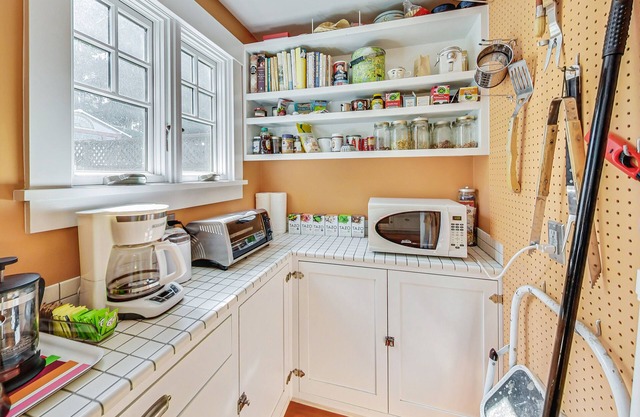 Bernal Heights spacious oasis 2b 2ba w/Garden & Laundry