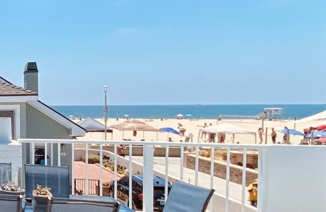 Best Beach Home- Steps To The Sand - Awesome !