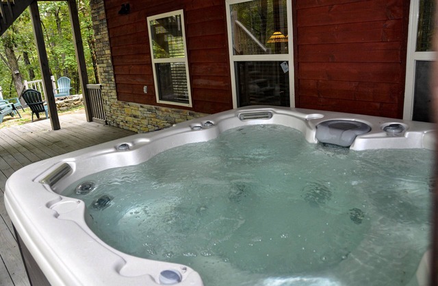 Best Family Cabin Rental Wifi, Hot Tub and Pool Table