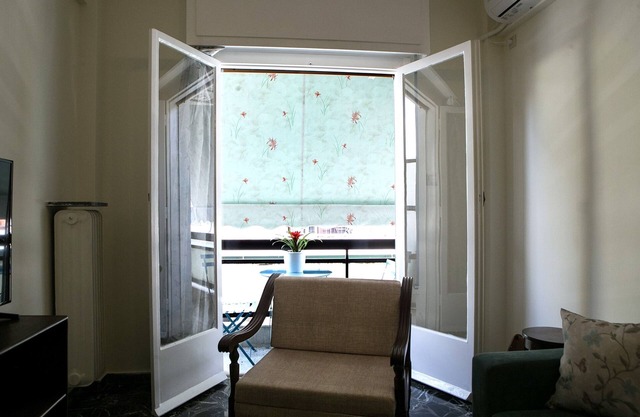 Best House, Larisis Metro, Athens