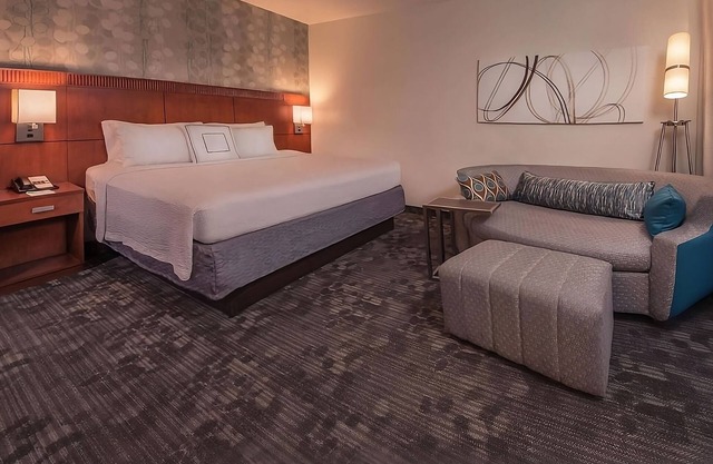 Best Place to Unwind! Hotel w/Self Parking & Onsite Starbucks! Pets Allowed