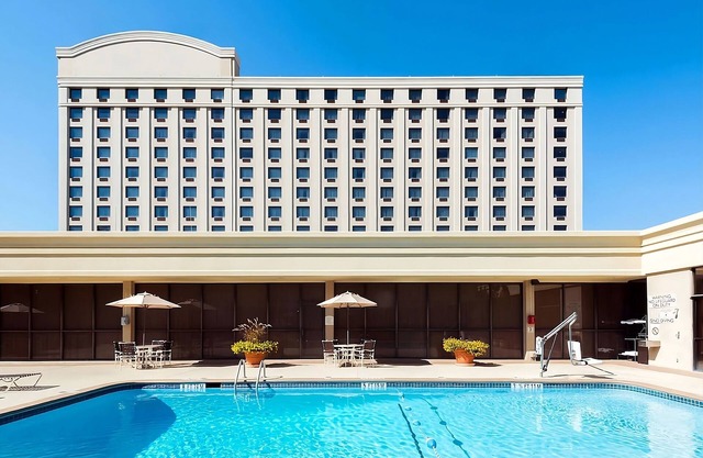 Best Value, Quality Stay! Relax by the Pool, Work Out in the Gym, and Dine Well