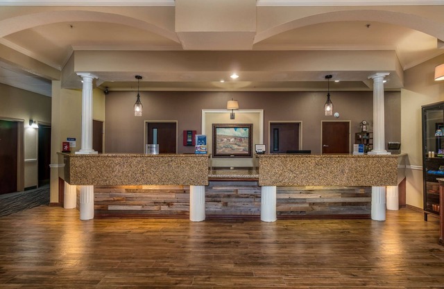 Best Western Plus Shamrock Inn & Suites