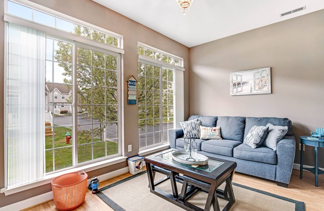 Bethany Breeze Townhouse with High-Speed WiFi, Shared Pool, & Washer/Dryer