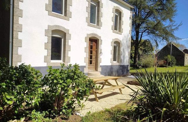 Between land and sea. countryside holidays 30 minutes from the beaches.