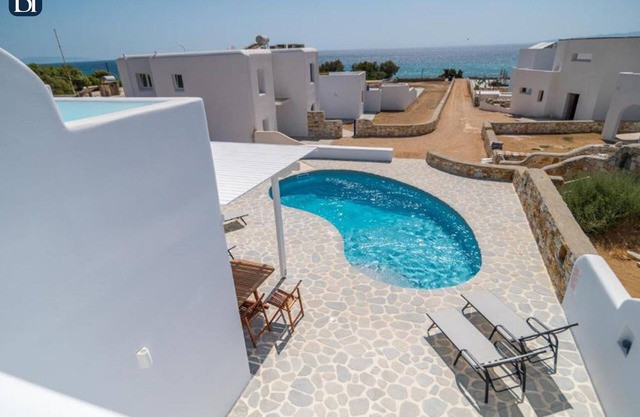 BH303 - C - Villa Naxos