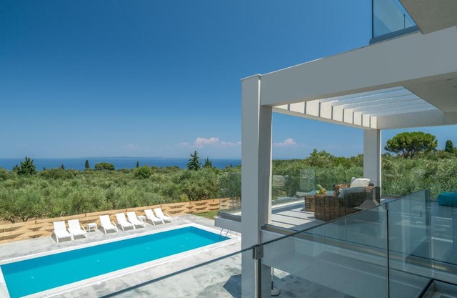 Bianca Luxury Villa - Private Heated Pool
