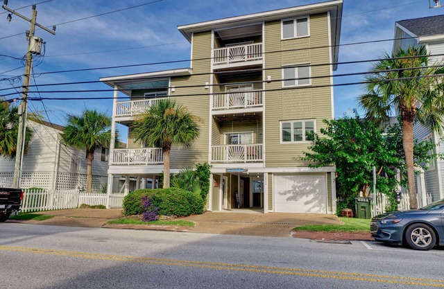 Big and Beautiful Coastal Retreat with a view from the top balcony!