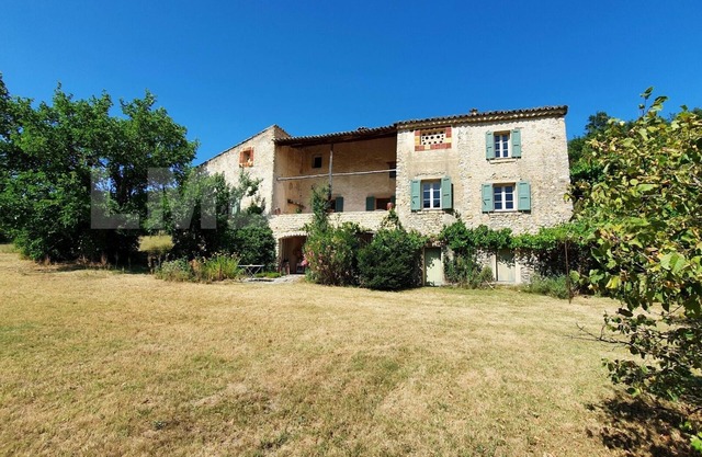 Big authentic housse from the XVI in Provence with swimming pool