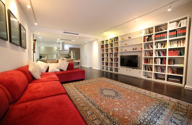 Big Ben luxury apartment