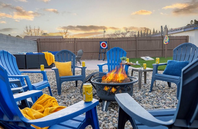 Big estate/3 Kings/2 private yards/Grill/Games/Fire pit & table/Dogs welcome