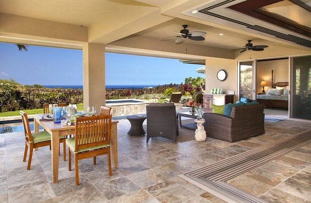 BIG ISLAND PARADISE-private lanai -pool/spa/low golf rates/access to #1 beaches
