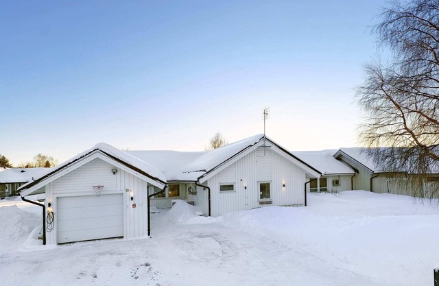 Big premium 8BR villa near H2