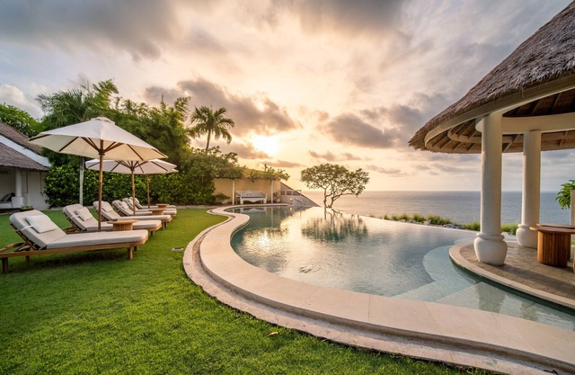 Bingin Beach 6BR Villa: Stunning Sea View