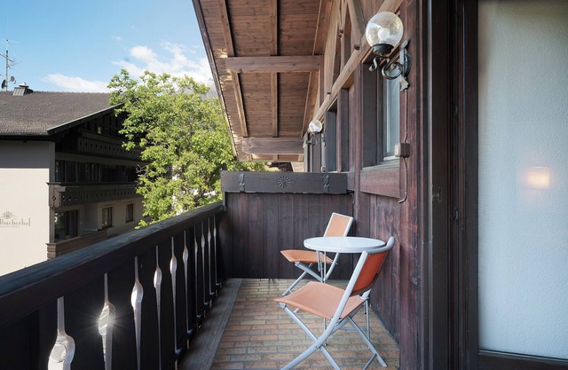 Biobauernhof Toellerhof 'Zimmer 6' with Mountain View, Shared Pool and Wi-Fi