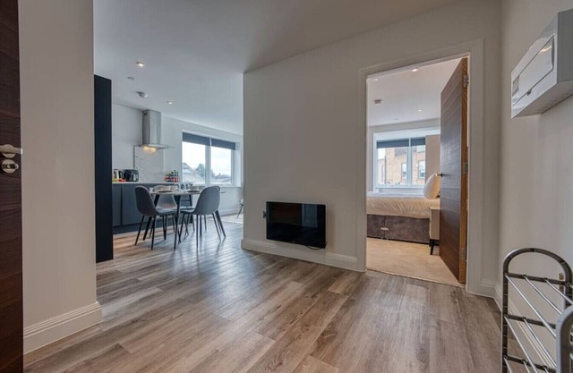 Birmingham Business & Staycation Haven Ideal for 4 Guests