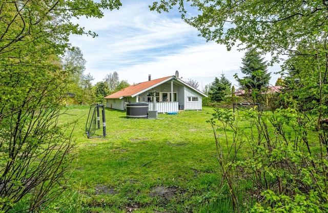 "Bjart" - 1.5km from the sea by Interhome