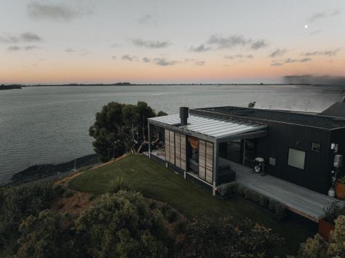 Black Hut Eco Retreat