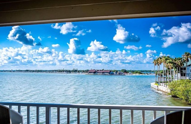 Bliss on the Bay - Calm Waters, Soothing Retreat