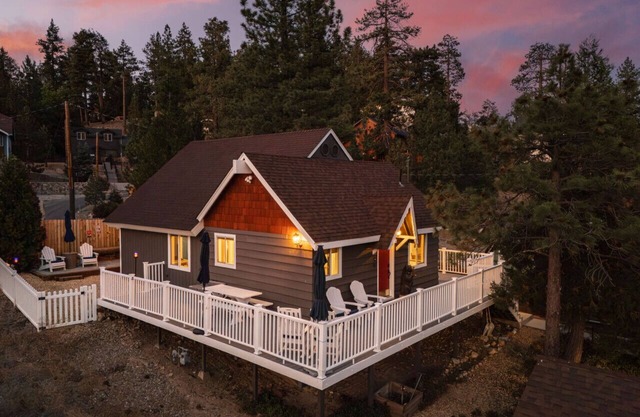 Blissful Bay Cabin + Block from Boulder Bay