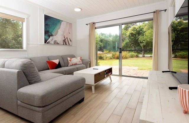 Blissful Beachfront Apartment Broulee