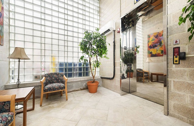 ♥Bloomfield Oasis ~ 5★Loc ♥West Penn H~ ♛~Parking~Elevator~WiFi~Parking