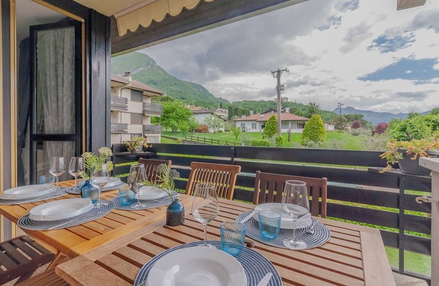 blu al lago varennaholidays
