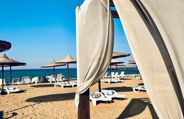 Blue Bay Asia Elsokhna Aqua park - Pool view & Private beach (Families only)