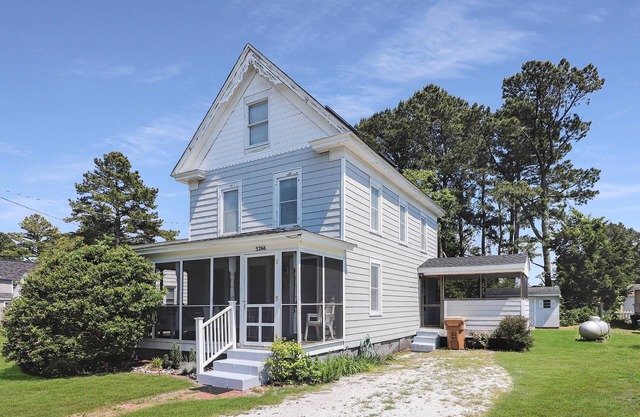 Blue Moon - Pet friendly; Great location!