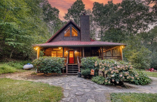 Blue Ridge - Creek Front Paradise w/great outdoors