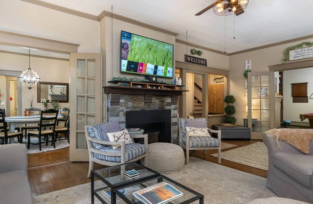 Blue Ridge Lodge - Movie Theater - Hot Tub - Pool - Rec. Room - PetsOK - $500 Free Activities Daily