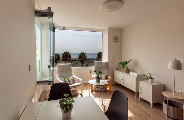 Blue Sea Modern Apartment with Sea View