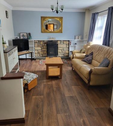 Bluebell apartment sleeps 7 only let as whole apartment
