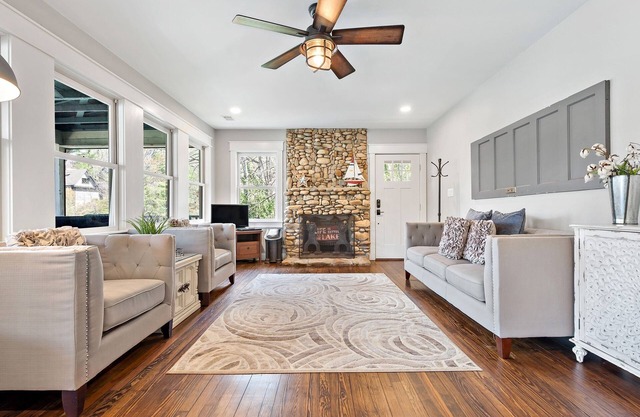 Bluegill Lakehouse by Carolina Properties - Views!